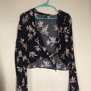 SOLD!! Tie-up Top 💙💙